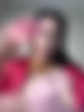 Kikie23: διαδικτυακό σόου στην κάμερα