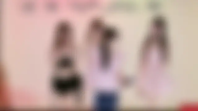 TNT-Sister: απευθείας σέξι σόου στην κάμερα