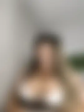 Eva_Luxei Adlı Modelin Canlı Sohbet Odası