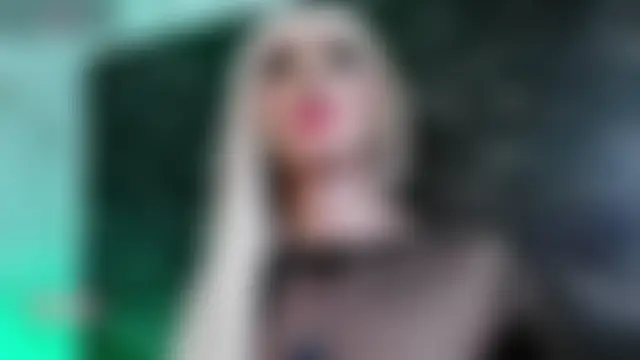 crislingery_dolli's Webcam Show