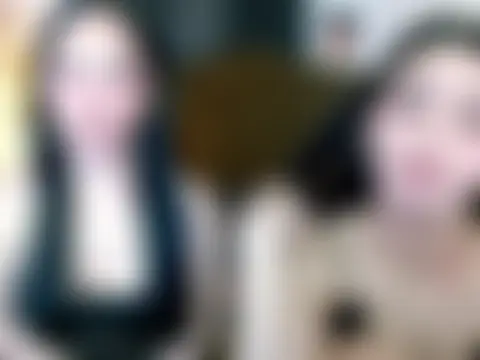 hollyyumiloove Show in webcam