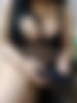 Curvymoza's Webcam Show