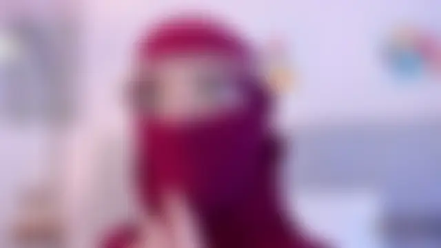 rawiya Show in webcam