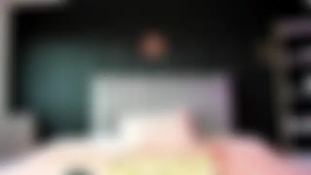 SophieWolf_ Show in webcam