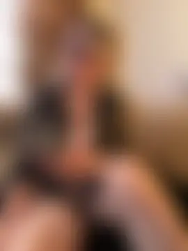 salomesweet13's Live Chat Room