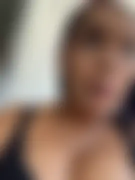 Seks show uživo modela Sara-77 na kameri