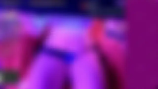 baileymonarch: διαδικτυακό σόου στην κάμερα