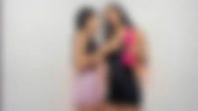 Živá kamerová sex show Skinnyfucked