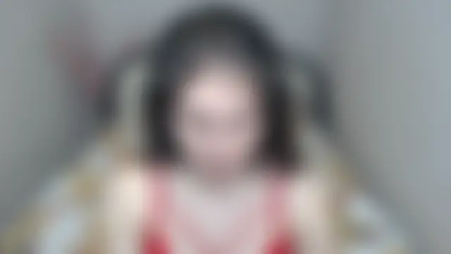 Holliy_Cooper élő XXX-chatje