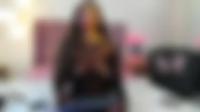 LiaTrainor's Live XXX Chat