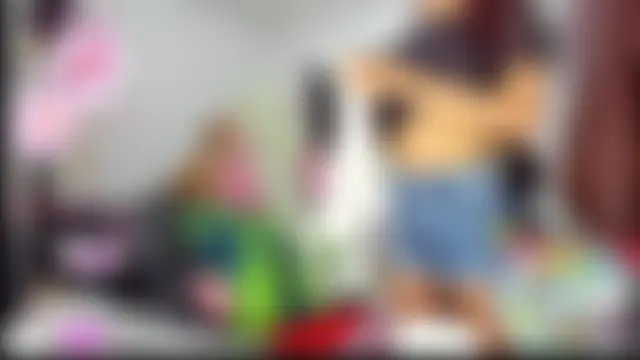 Lawrncesofiets: διαδικτυακό σόου στην κάμερα