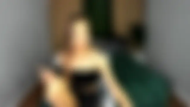 Tiffany-Grace Show in webcam