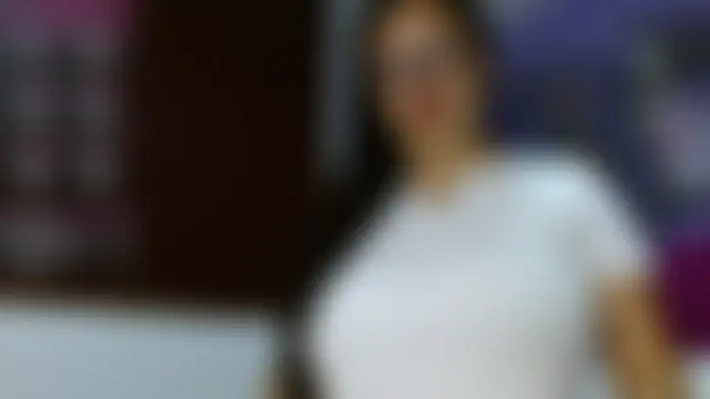 Pokazy przed kamerką – Sophie-Hot-