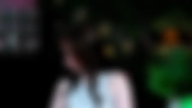 Elisabeth_Binder Chat XXX in diretta