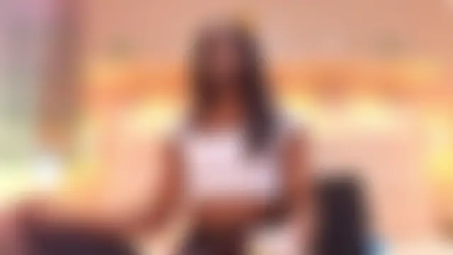 TracyDavis_ Pertunjukan Webcam