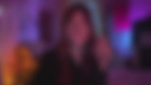 CherryRed_Girln Webbikameraesitys