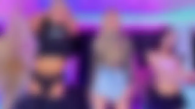 Queens_Wonders_Blonders' Webcam Show