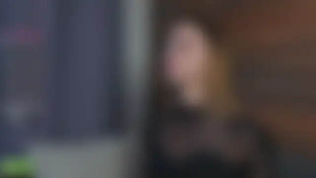 XXX chat uživo modela EmilieLong