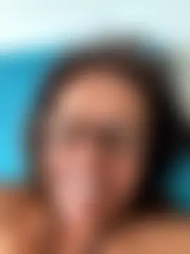 CurlyShakira's Webcam Show