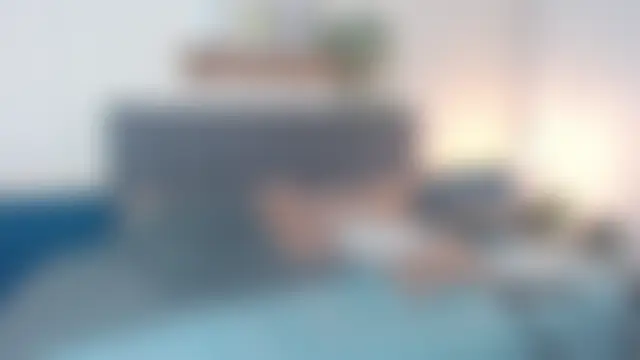 Pertunjukan Kamera Web Violet_2003