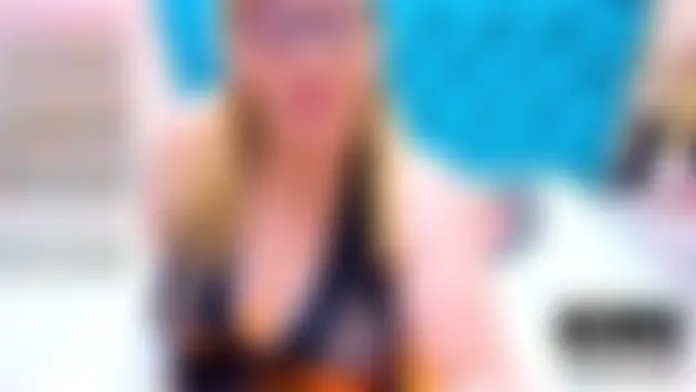 Nayla_Garner Show in webcam