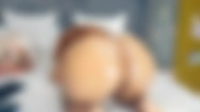 Pokazy przed kamerką – GiantBootyMilf