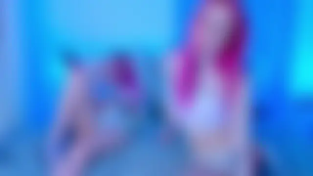 AlexRoseLiRed: διαδικτυακό σόου στην κάμερα