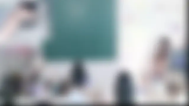 Show modela _Math_ na web-kameri