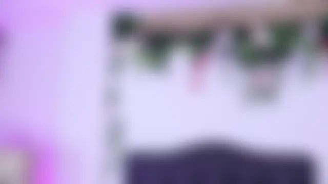 JulessCornett élő chatszobája