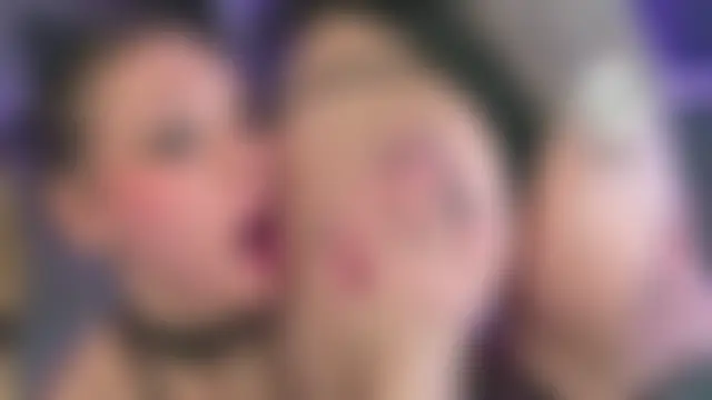 Kinky_Girls: διαδικτυακό σόου στην κάμερα