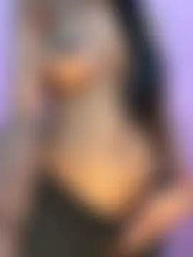 Small_Titss Show in webcam