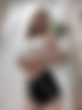 LynaFrost: δωμάτιο απευθείας συνομιλίας