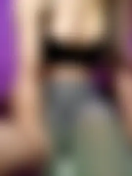 Show modela Yours_dannyy na web-kameri