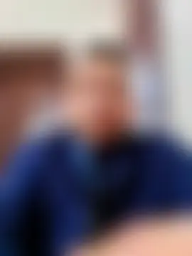 Hachi28: απευθείας σέξι σόου στην κάμερα