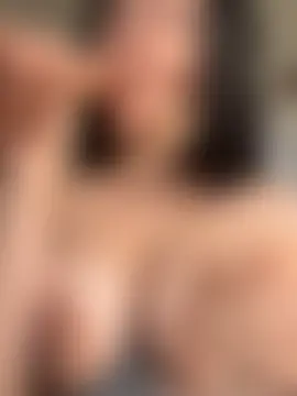 Pertunjukan Kamera Web Luccreccia_