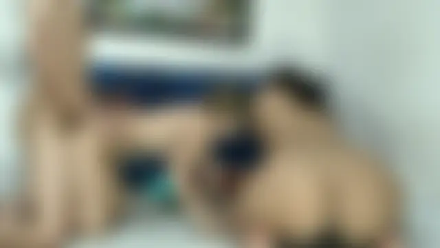 CamilaGirlAndTwoBoyn Webbikameraesitys