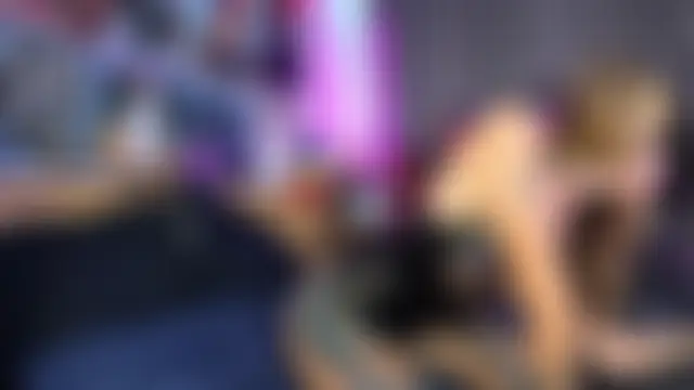 Seks show uživo modela AbyssCircusDuo na kameri