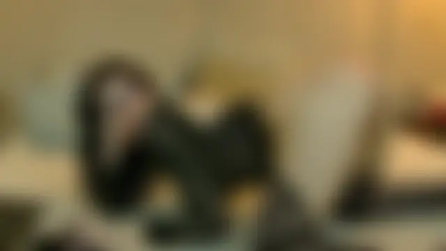 EllieWest লাইভ চ্যাট রুম