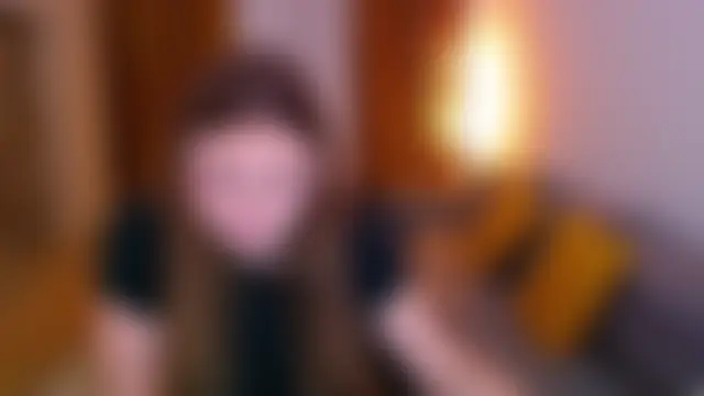 _Mia_Adams: δωμάτιο απευθείας συνομιλίας