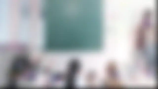 _Math_: διαδικτυακό σόου στην κάμερα