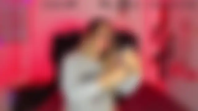 katieeandsharonn: онлайн-чат