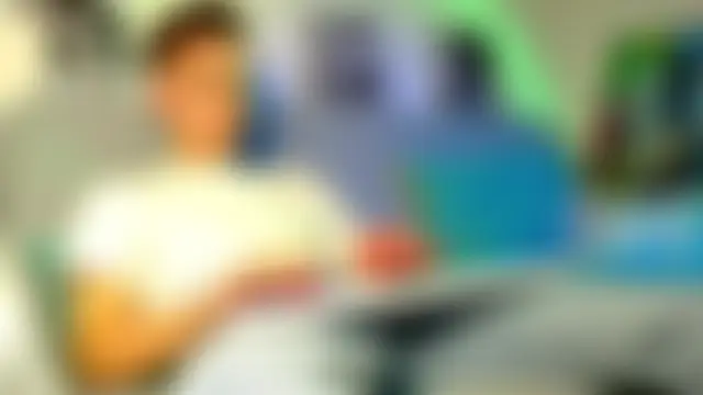 Midnighter_: διαδικτυακό σόου στην κάμερα