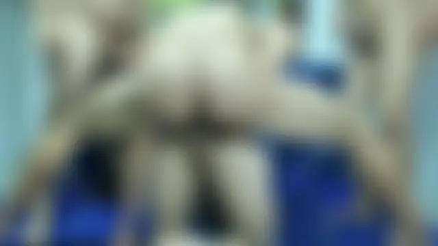 CamilaGirlAndTwoBoyn Webbikameraesitys