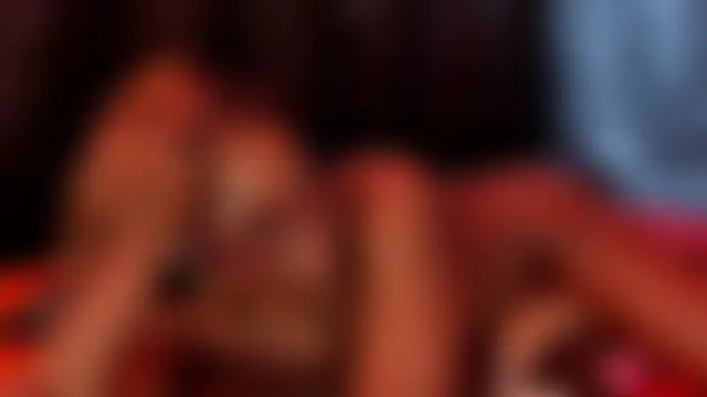 MiaKnox Show in webcam