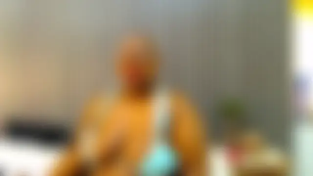 ROYALASS25 Show in webcam