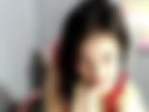 Rainea149 Adlı Modelin Canlı XXX Sohbeti