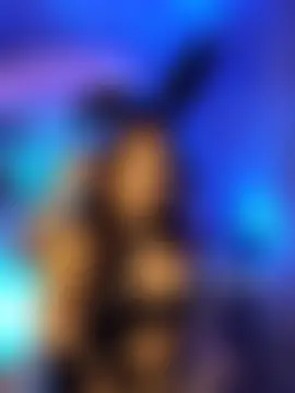 Luna_Kitanna: διαδικτυακό σόου στην κάμερα