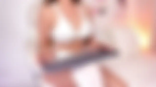 ReynaLuxe's Live Webcam Chat