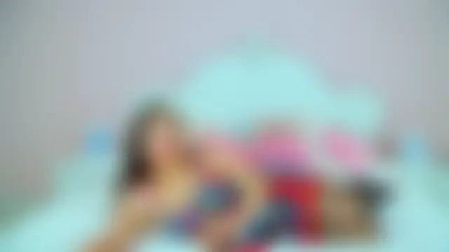 ElinaBellucci's Live XXX Chat