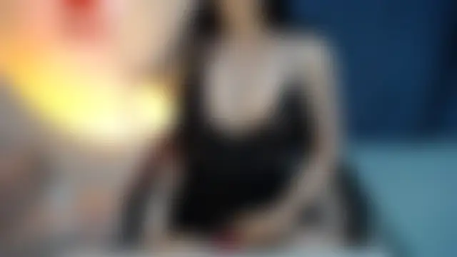 Linh_sex69 Adlı Modelin Canlı XXX Sohbeti